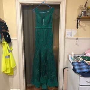 Elegant Green Lace Prom Dress